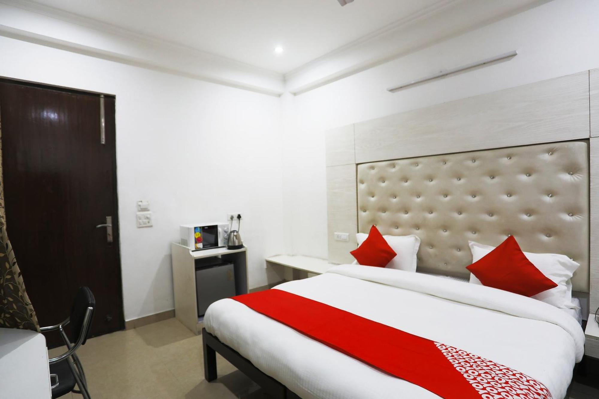Super Collection O Tipsyy Inn 014 Gurgaon Exterior foto